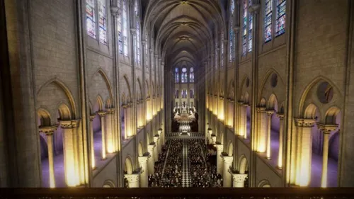 Photo 4 de Éternelle Notre-Dame : Une expédition immersive en réalité virtuelle à la Maison de l'Immersif