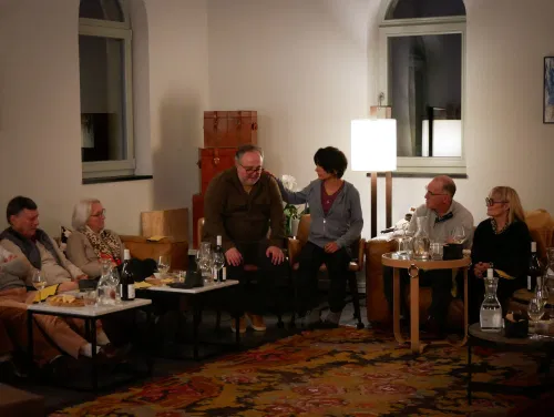Photo 1 de Spectacle Immersif Théâtre & Dégustations : Du Vin, des Livres et la Vie