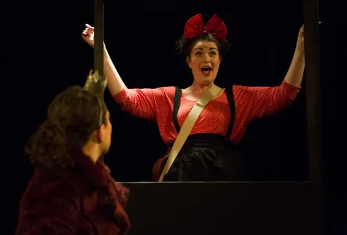 Photo 2 de Blanche Neige voit rouge