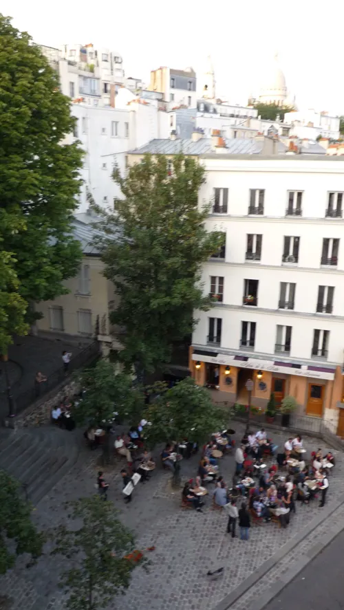 Photo 3 de Visite guidée : Visite insolite de montmartre | par Claire de Montmartre