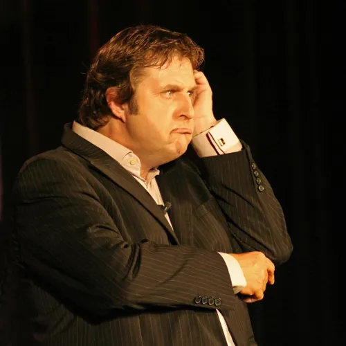 Photo 1 de Jean-Patrick Douillon dans Tant qu'on votera comme des moutons, on sera gouverné comme des cochons