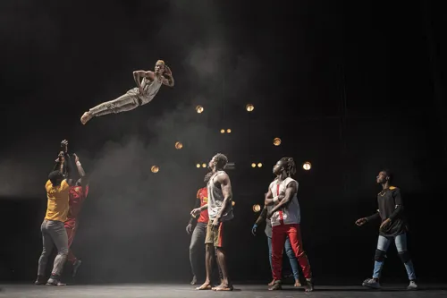 Photo 2 de Yé ! (L'Eau) | par Circus Baobab
