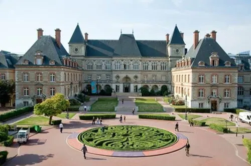 Affiche de Visite guidée : Cité Internationale Universitaire de Paris | par Mathou Loetitia