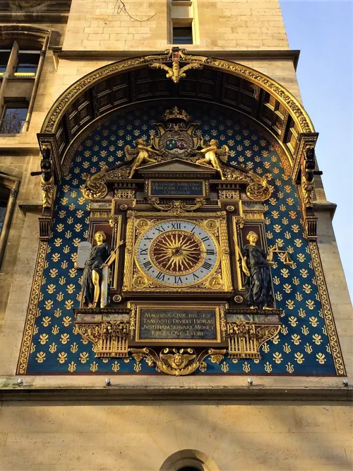 Photo 3 de Visite-jeu de piste en famille : Paris au Moyen-Age