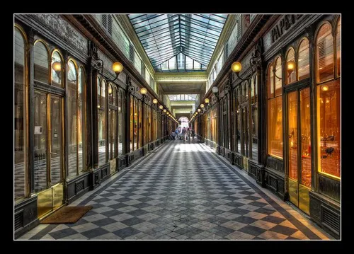Photo 1 de Le palais-royal et ses passages insoupçonnés au coeur de paris | par Pierre-Yves Jaslet