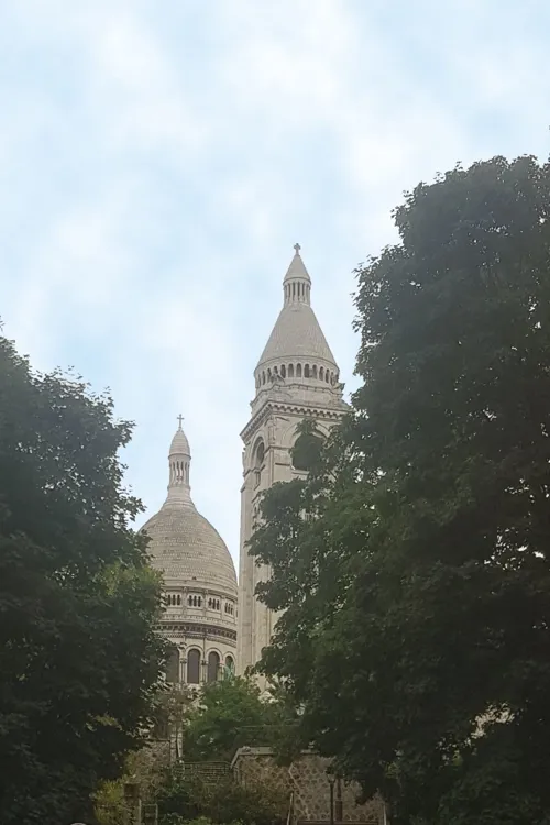 Affiche de Courte balade historique dans Montmartre et visite intérieure du Sacré-Coeur