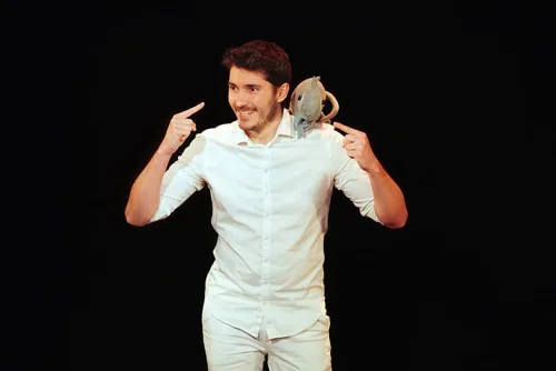 Photo 2 de Baptiste Defrance dans Quelle différence ça fait ?