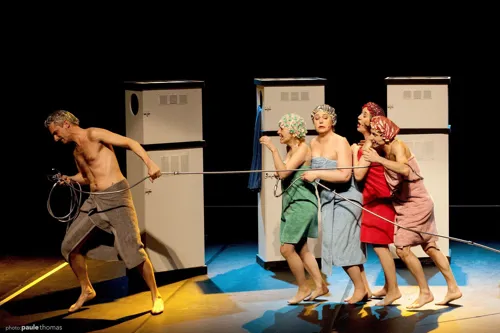 Photo 3 de Cinq de coeur dans Oh la belle vie !