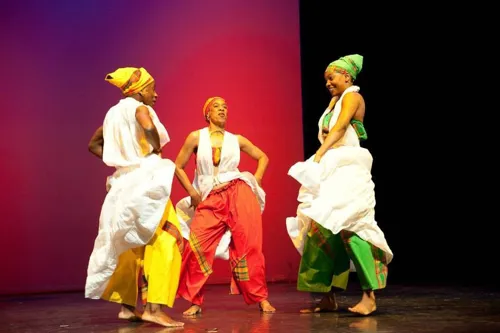 Photo 1 de Danses couleur ébène