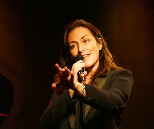 Photo 2 de Claire Elzière en concert accompagnée de Grégory Veux et Dominique Cravic