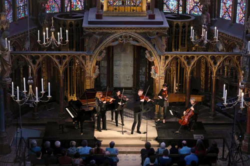 Photo 1 de Vivaldi / Mozart / Caccini / Massenet / Monti | Larmor Plage