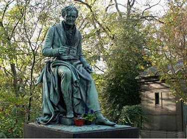 Affiche de Visite guidée : Découverte du cimetière du Père Lachaise | par Loetitia Mathou