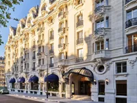Visite guidée : Autour du Bon Marché entre luxe et sainteté | par Delphine Lanvin - 