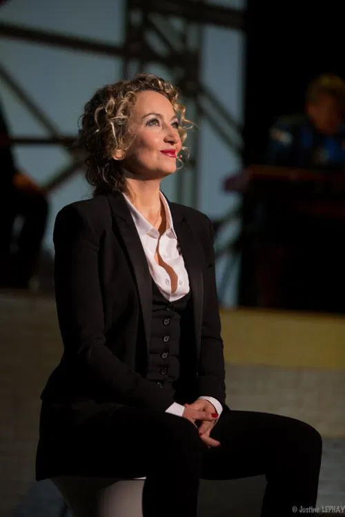 Photo 2 de Christelle Chollet dans Comic Hall