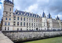 Visite guidée : De la conciergerie au Procope | par Mireille Gardon - 
