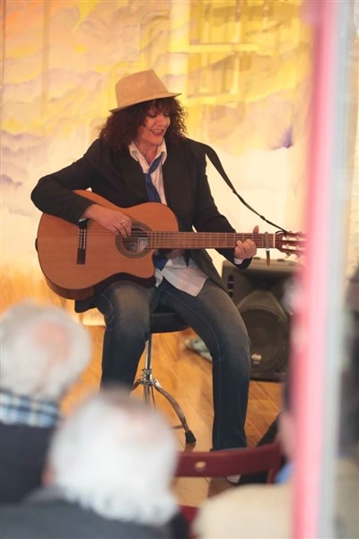 Au petit Théâtre du Bonheur
