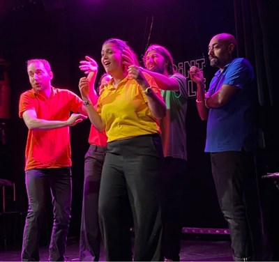 Photo 3 de Dixit Impro : Le jeu devient spectacle