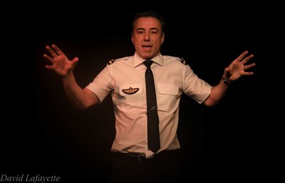 Photo 2 de Alex Fontaine dans Célibat'Air