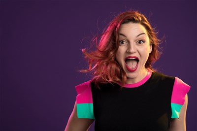 Photo 4 de Laura Calu dans En Grand