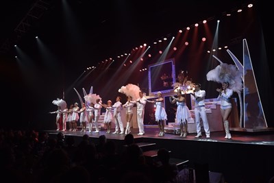 Photo 1 de Pleins Feux, la revue music-hall de La Cloche