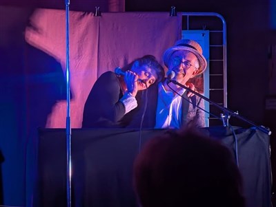 Photo 1 de Brassens : à Georges déployé !