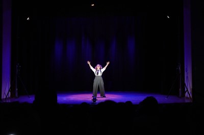 Photo 4 de Karine Dubernet dans Carabistouilles