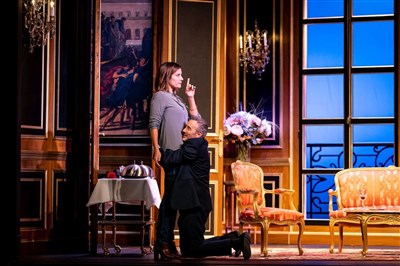 Photo 4 de Suite Royale | avec Elie Semoun et Julie de Bona