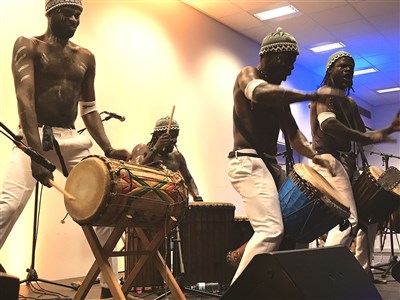Photo 1 de Tio Percussion présente : Rencontre à l'étranger, signé Tio Dalifor.