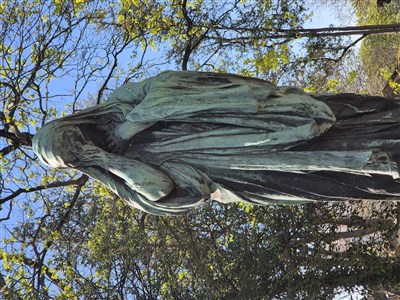 Pleureuse au Père Lachaise