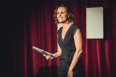 Photo 2 de Marion Pouvreau dans Mais t'as quel âge ?!
