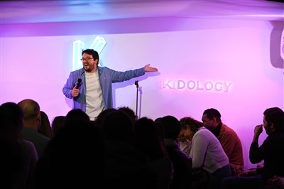 Photo 3 de Kidology Comedy Club