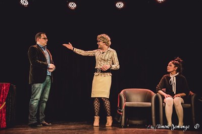 Photo 2 de L'Agente féminine