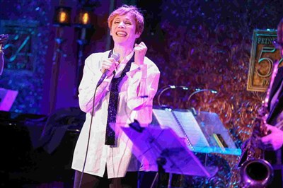 Photo 1 de Isabelle Georges chante De Paris à Broadway Oh là la !