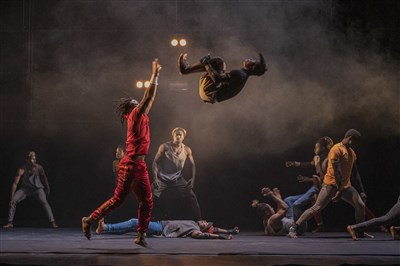 Photo 3 de Yé ! (L'Eau) | par Circus Baobab