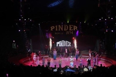 Photo 1 de Cirque Pinder dans La Légende ! | - Tréguier