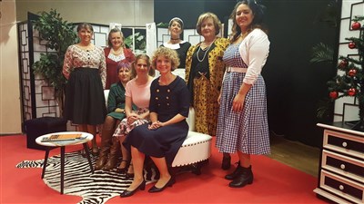 Photo 1 de 8 Femmes