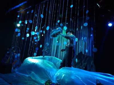 Photo 1 de La baleine et son gosier