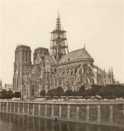 Photo 4 de Visite guidée : exposition Notre-Dame de Paris, des bâtisseurs aux restaurateurs | par Michel Lhéritier