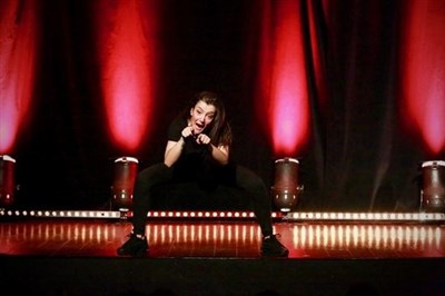 Photo 3 de Camille Lellouche dans En vrai