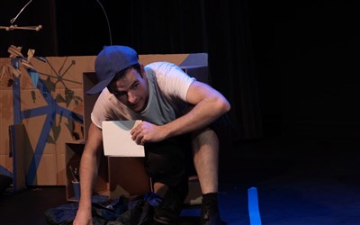 Clément Lefrais dans le rôle d'Oscar