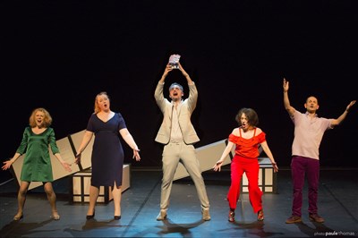 Photo 4 de Cinq de coeur dans Oh la belle vie !