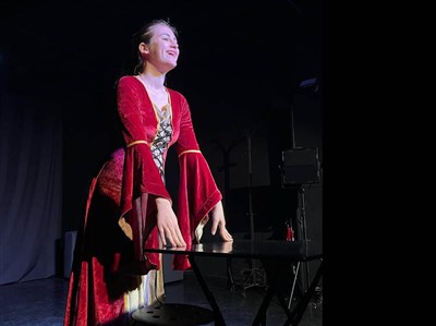 Photo 2 de Aliénor, les confessions d'une reine
