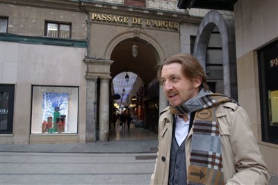 Maitre Jeannot Sambre devant passage Lyon