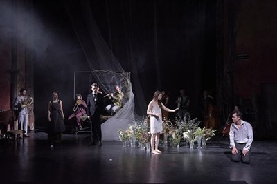 Photo 1 de Traviata Vous méritez un avenir meilleur