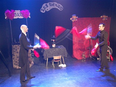 Photo 2 de Les Renzo dans Cabaret Loufoque