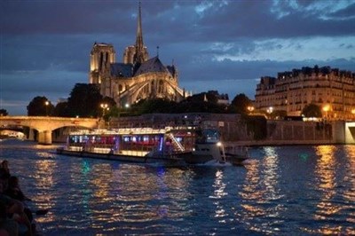 Photo 1 de Croisière commentée | au départ de la Tour Eiffel