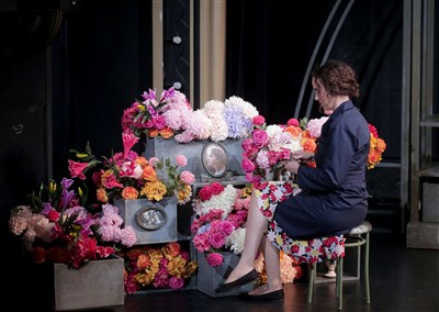 Photo 2 de Changer l'eau des fleurs