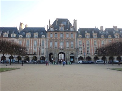 Photo 1 de Journée Internationale des guides: Visite du quartier du Marais, autour des célébrités du quartier / tour bilingue anglais-français