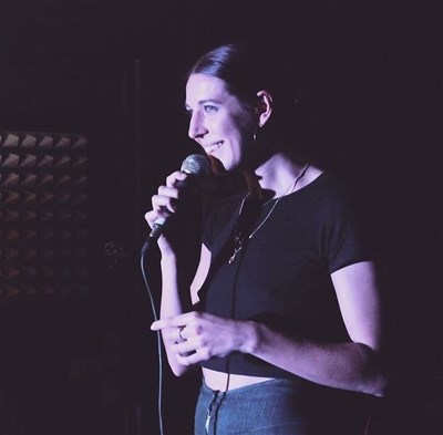 Camille Lorente, la meilleure de Paris, ouvrira avec un set de 30 minutes! boooom fayaaaa