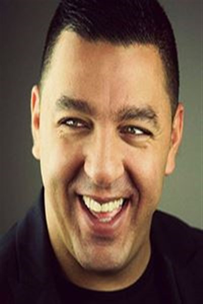 Photo 3 de Mohamed le Suédois dans Une famille de ouf 3